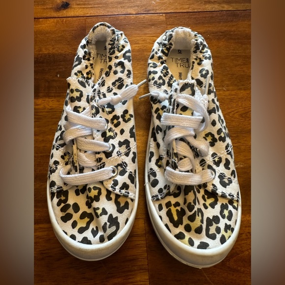 Flats - Picture 10 of 14